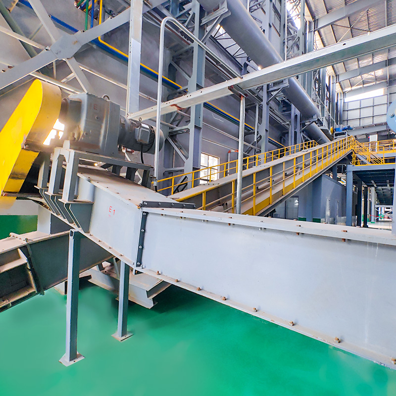 Transportador de raspadores sumergidos